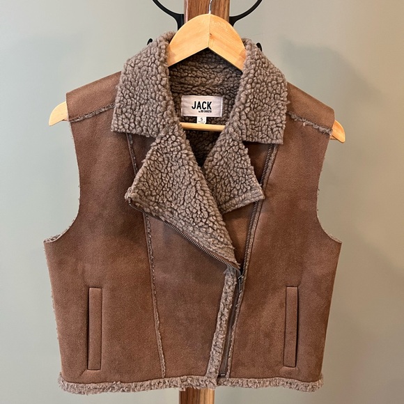 BB Dakota Jack Women's Back in Time faux suede and shearling vest - Picture 4 of 6